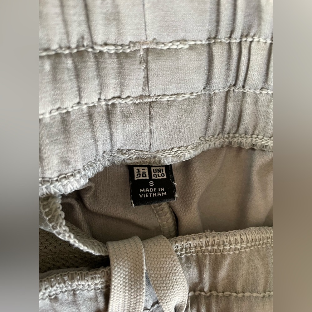 Uniqlo Light Gray Elastic Waist sweat Pants - Picture 2 of 3